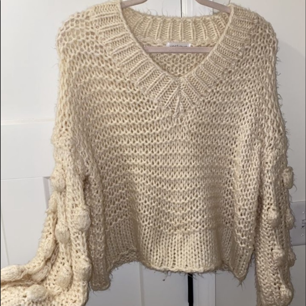 Vestique Ball Sleeve Sweater